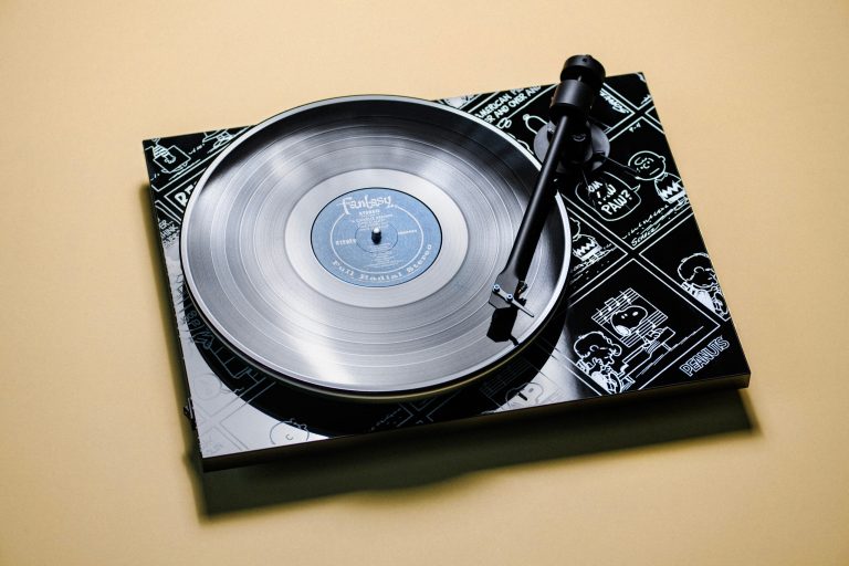 Peanuts Turntable